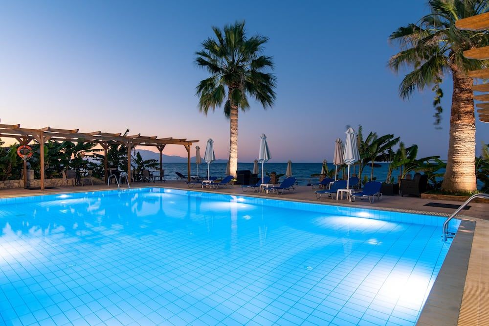 حوض السباحة صورة