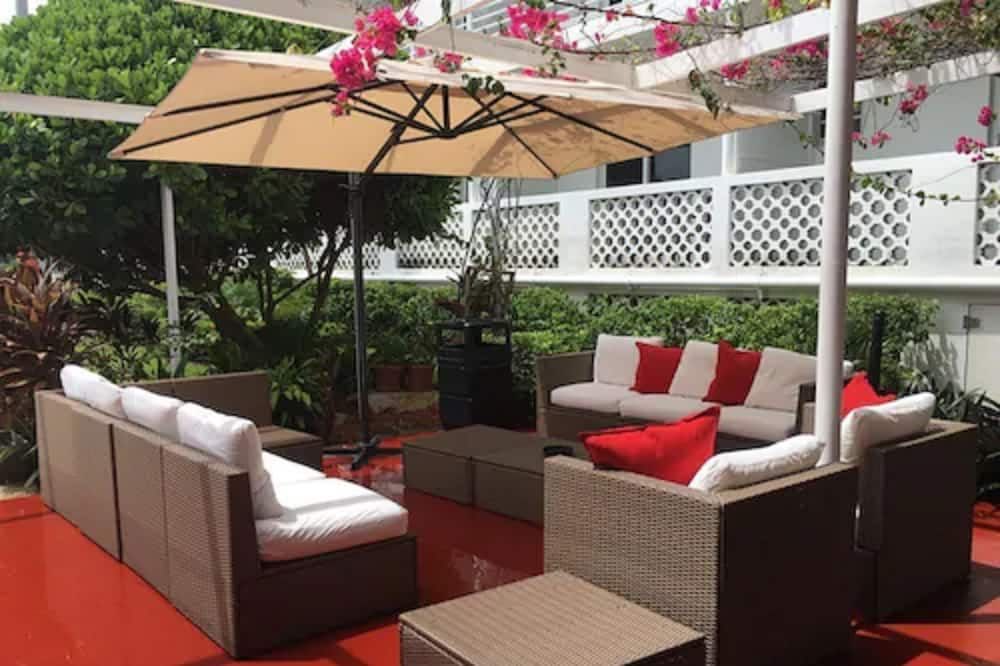 شرفة مرصوفة صورة