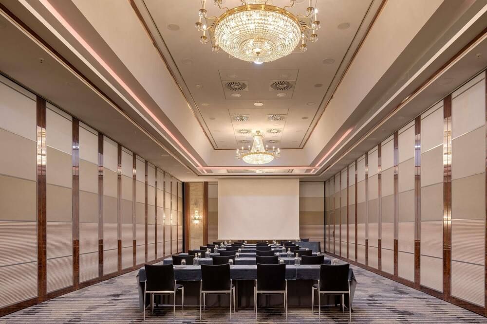 غرفة الاجتماعات