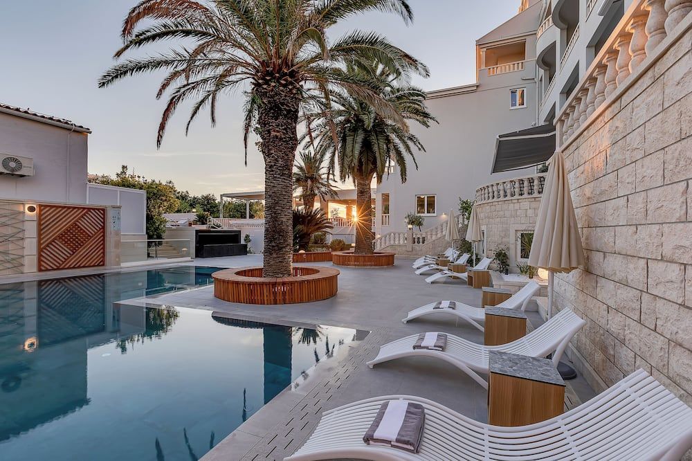 حوض السباحة صورة