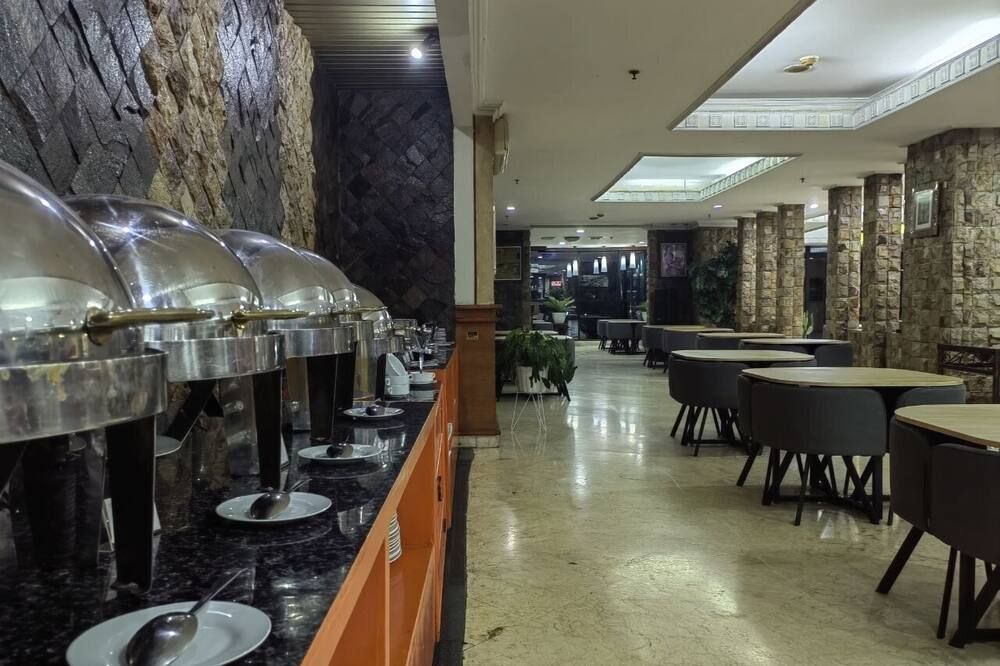 مطعم