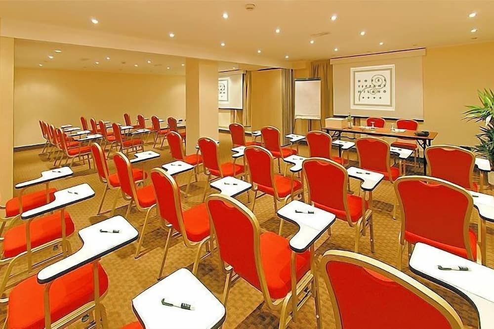 غرفة الاجتماعات