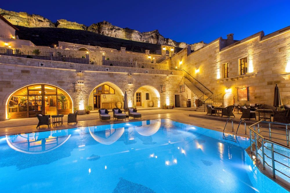 حوض السباحة صورة