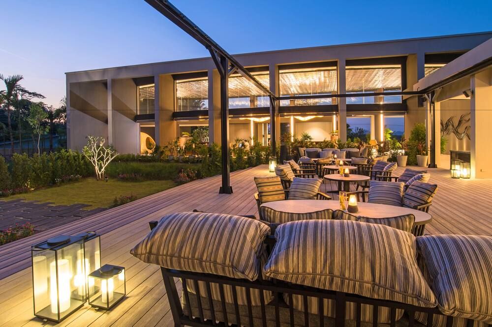 شرفة مرصوفة