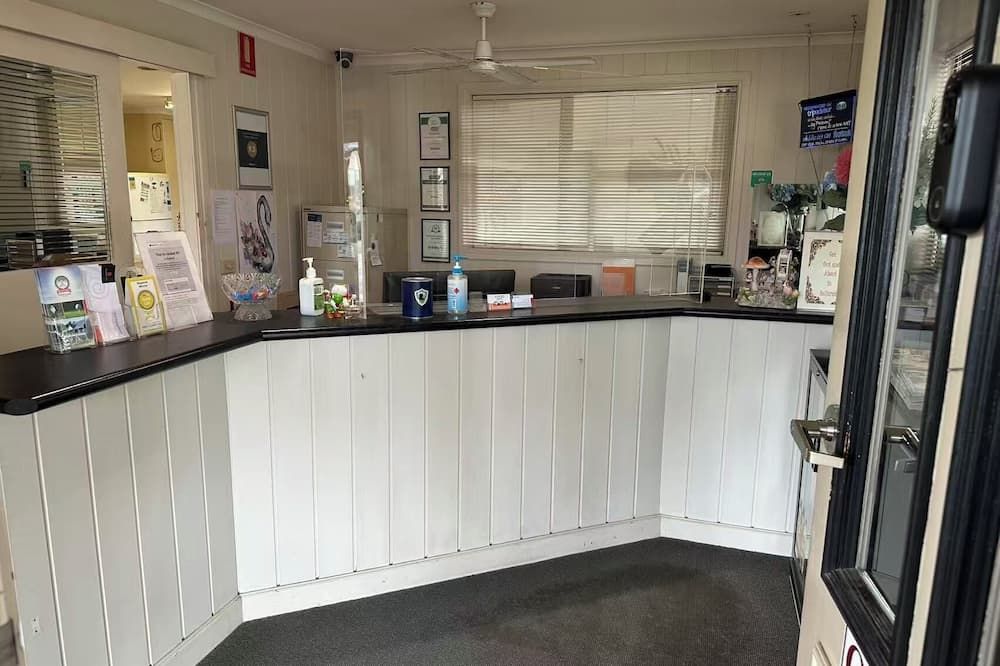 آخر