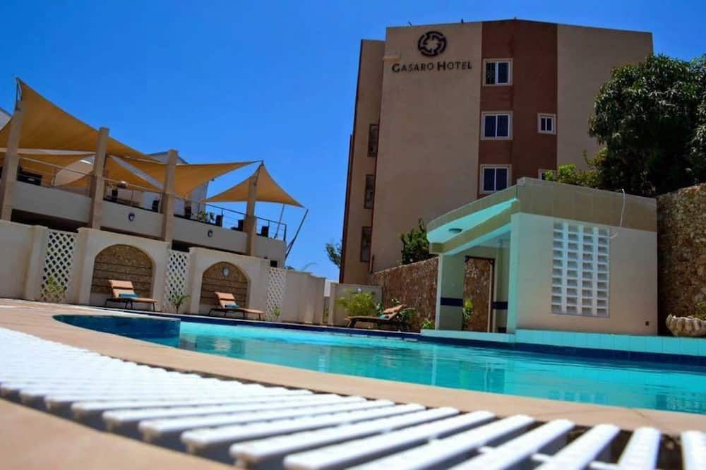 حوض السباحة صورة