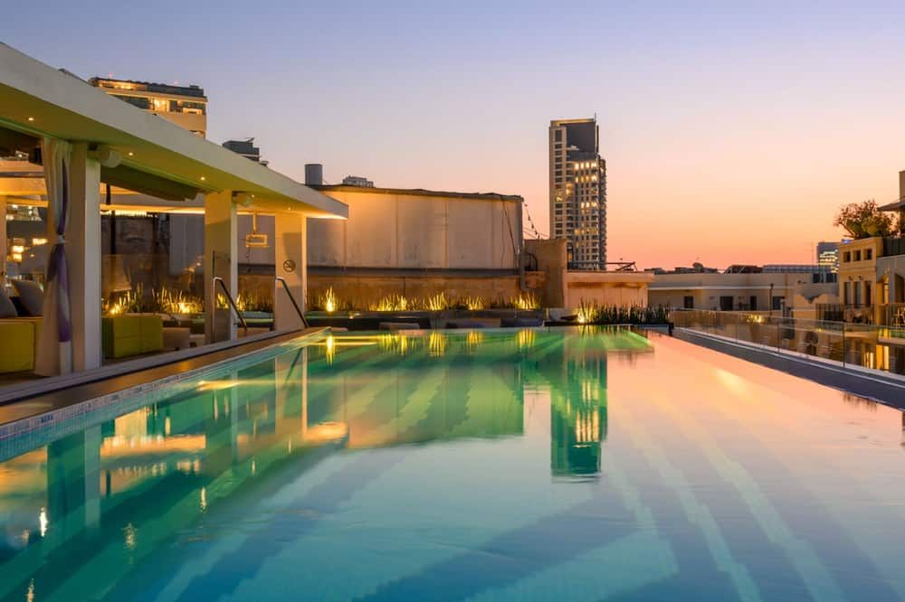 حوض السباحة صورة