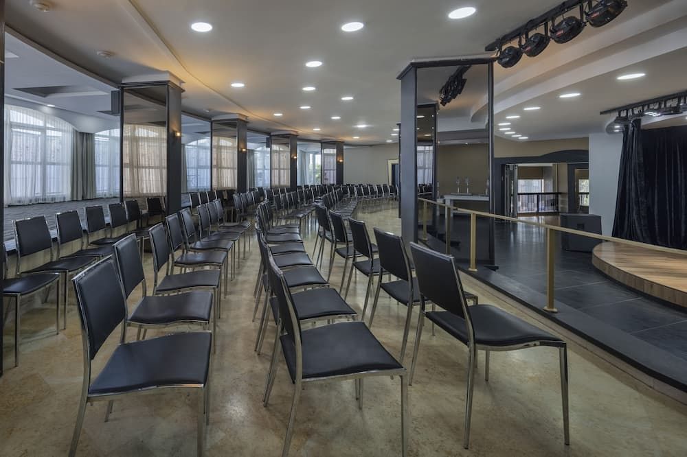 غرفة الاجتماعات