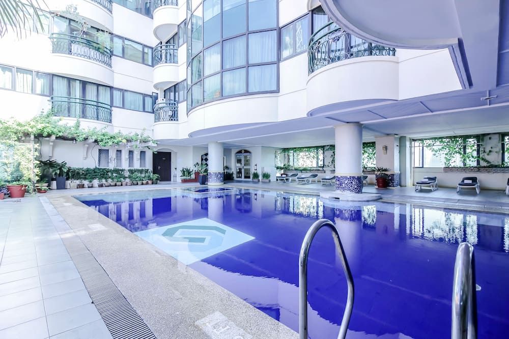 حوض السباحة صورة