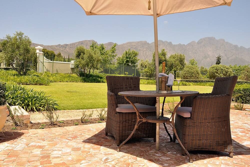 شرفة مرصوفة