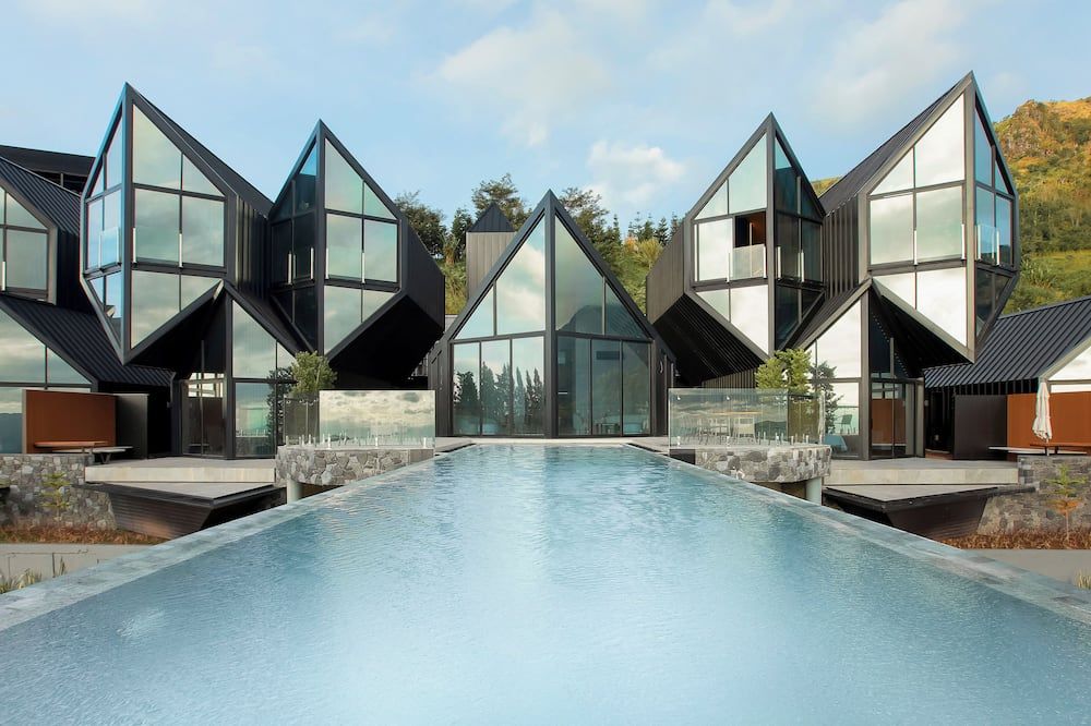 حوض السباحة صورة