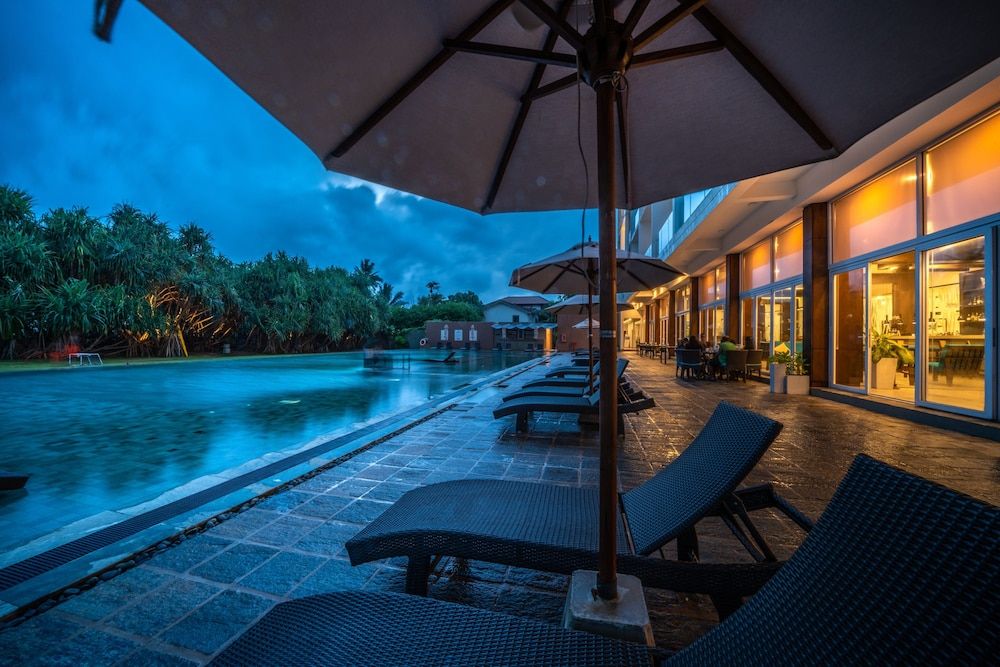 حوض السباحة صورة