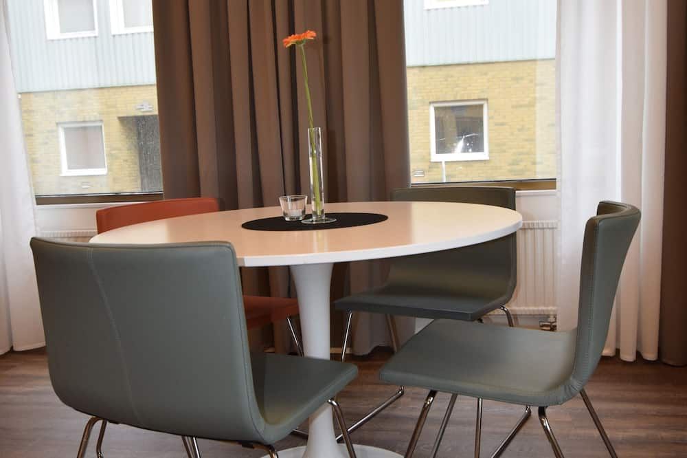 غرفة طعام صورة