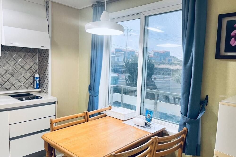 غرفة طعام صورة