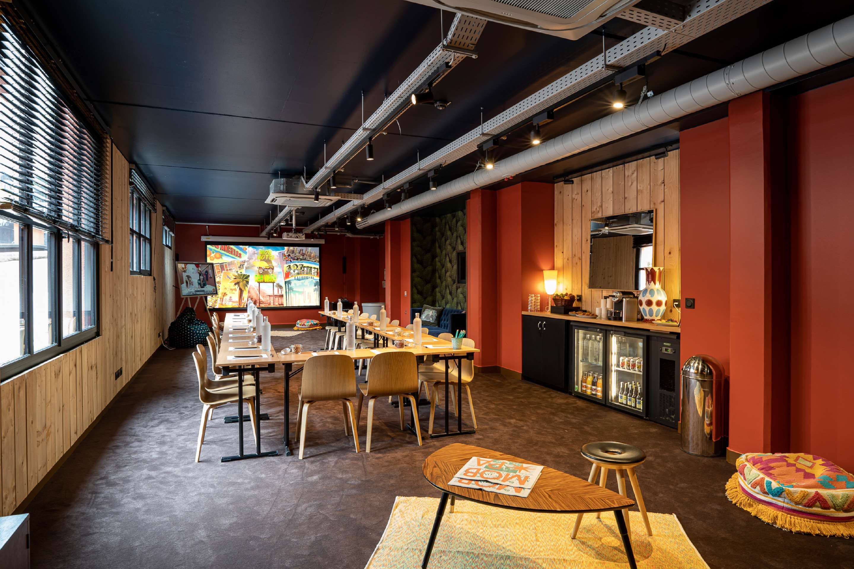 غرفة الاجتماعات