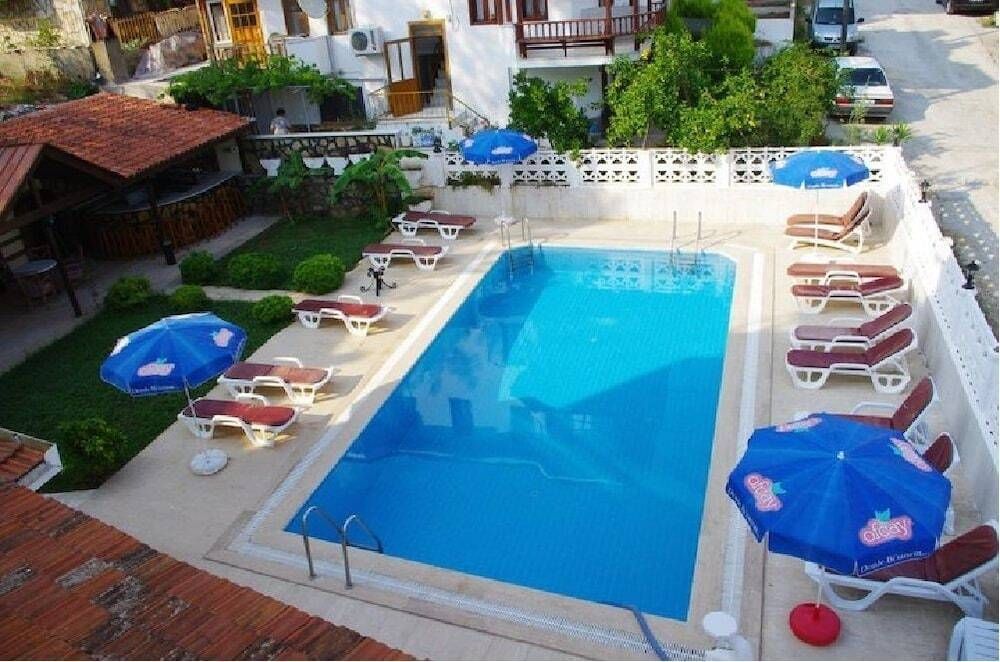 حوض السباحة صورة