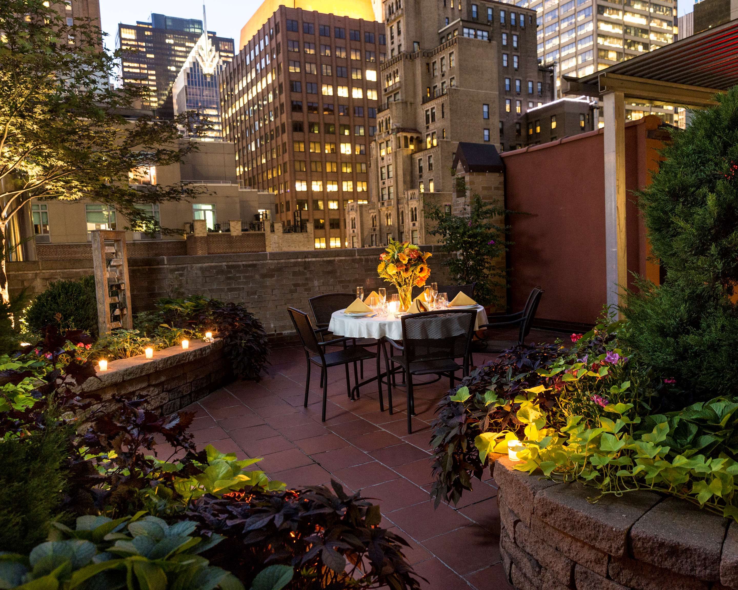 شرفة مرصوفة