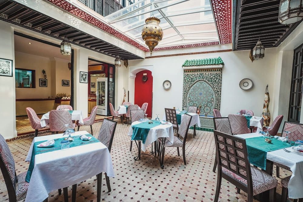 مطعم