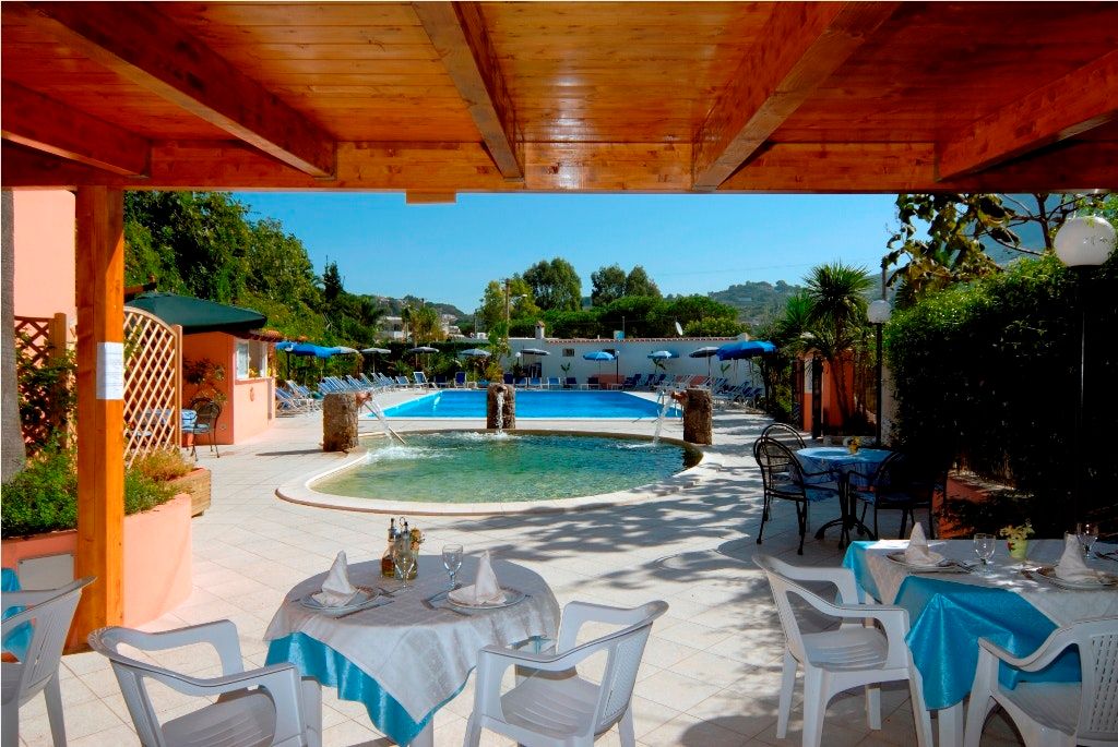 حوض السباحة صورة