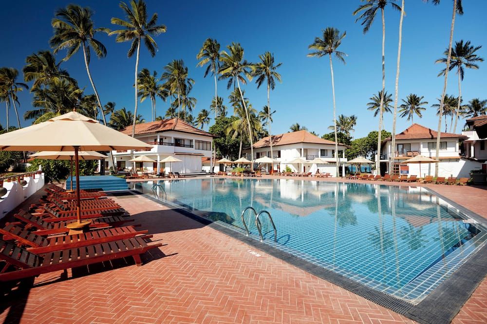 حوض السباحة صورة