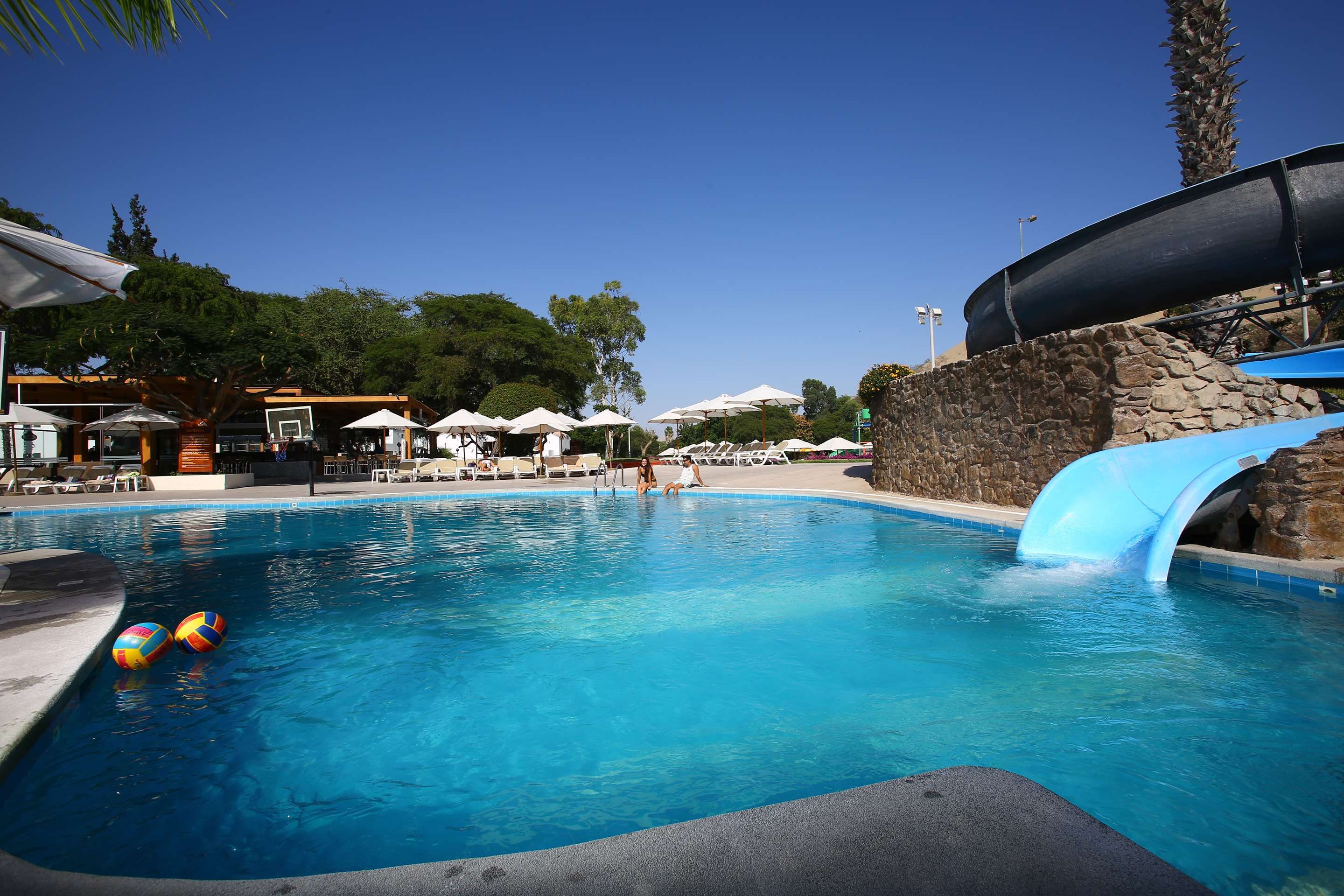 حوض السباحة صورة