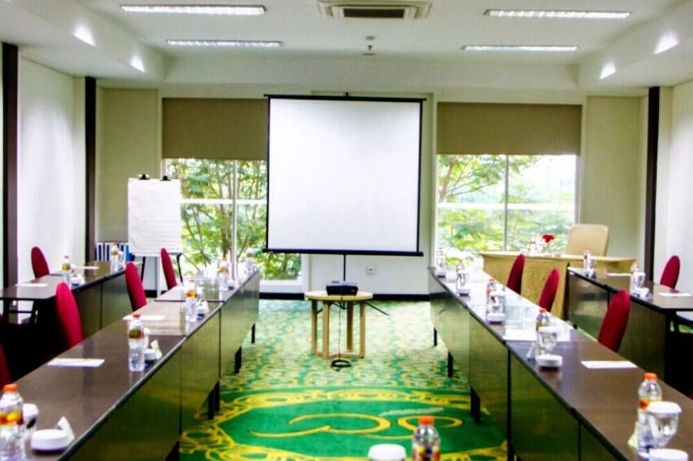 غرفة الاجتماعات