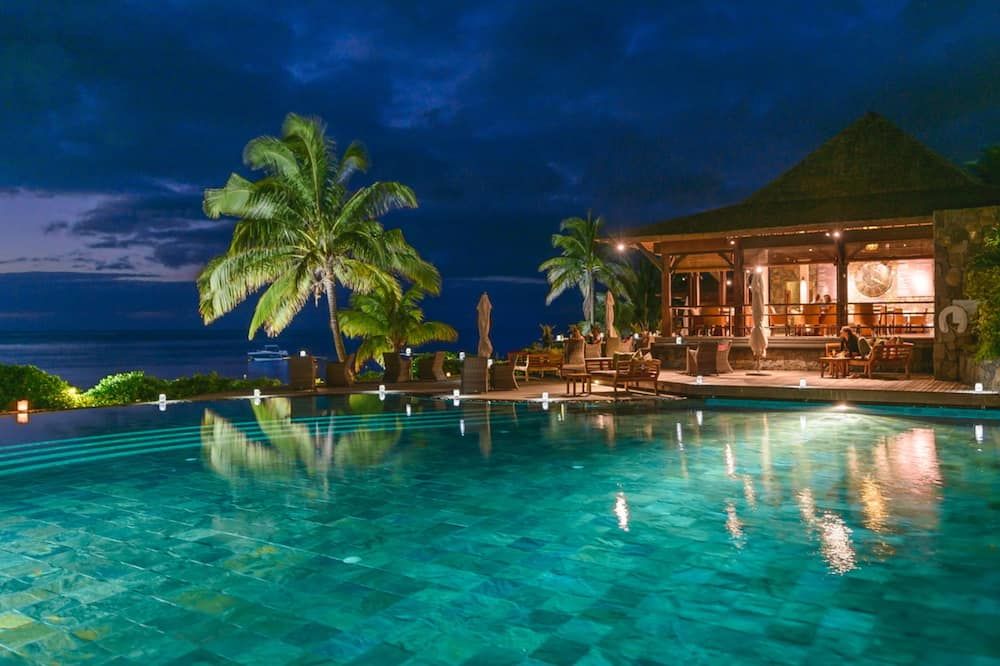 حوض السباحة صورة