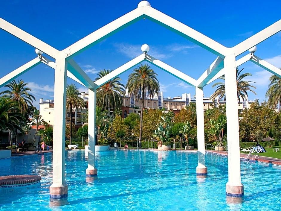 حوض السباحة