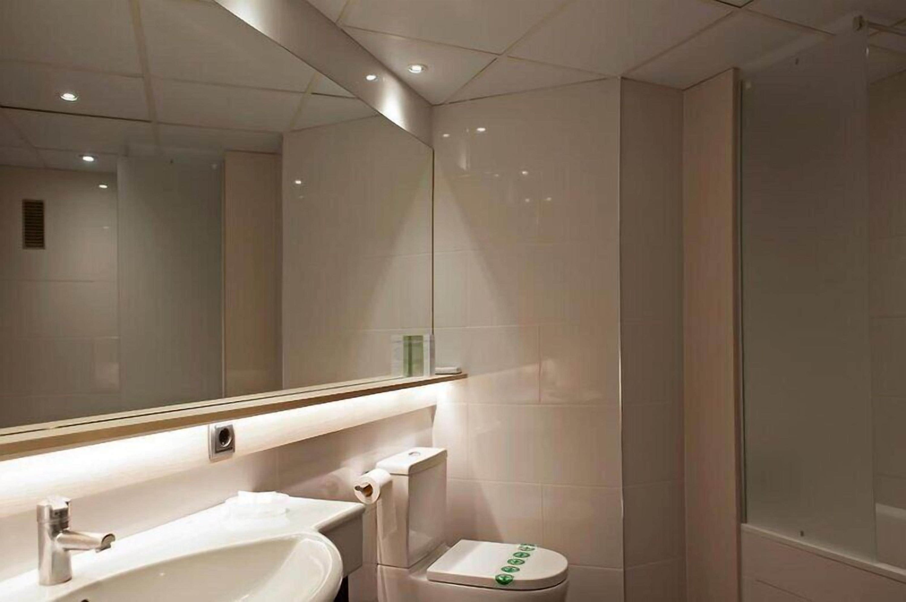 آخر