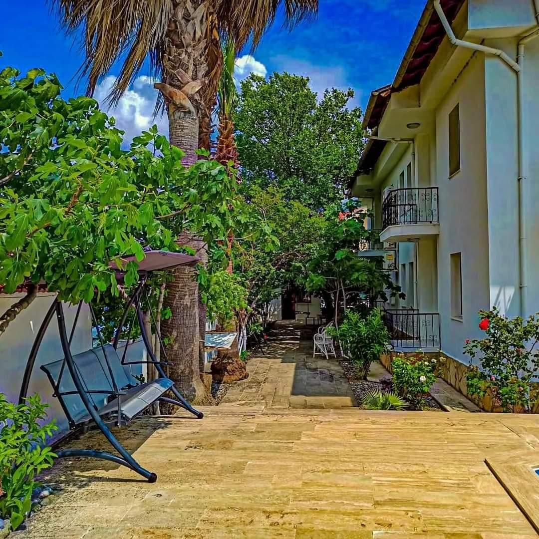 شرفة مرصوفة