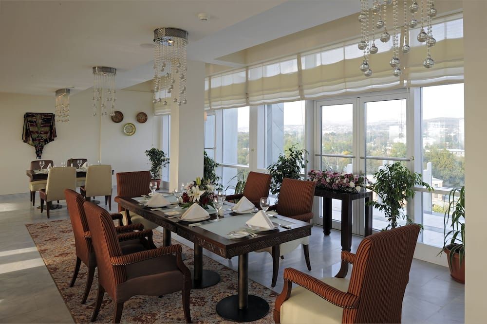 غرفة طعام صورة