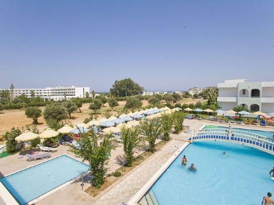 حوض السباحة صورة