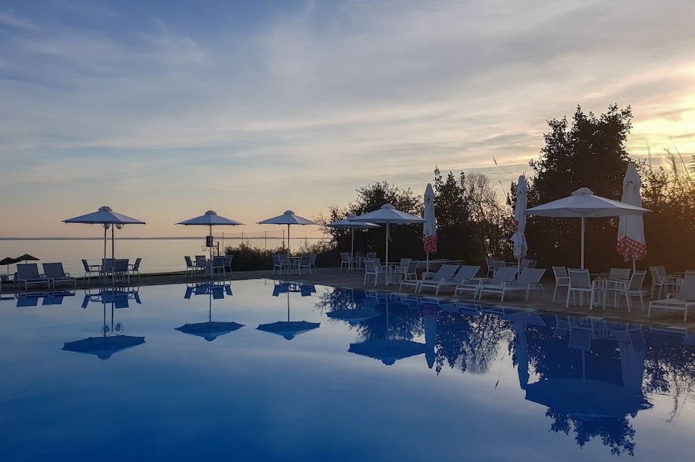 حوض السباحة صورة