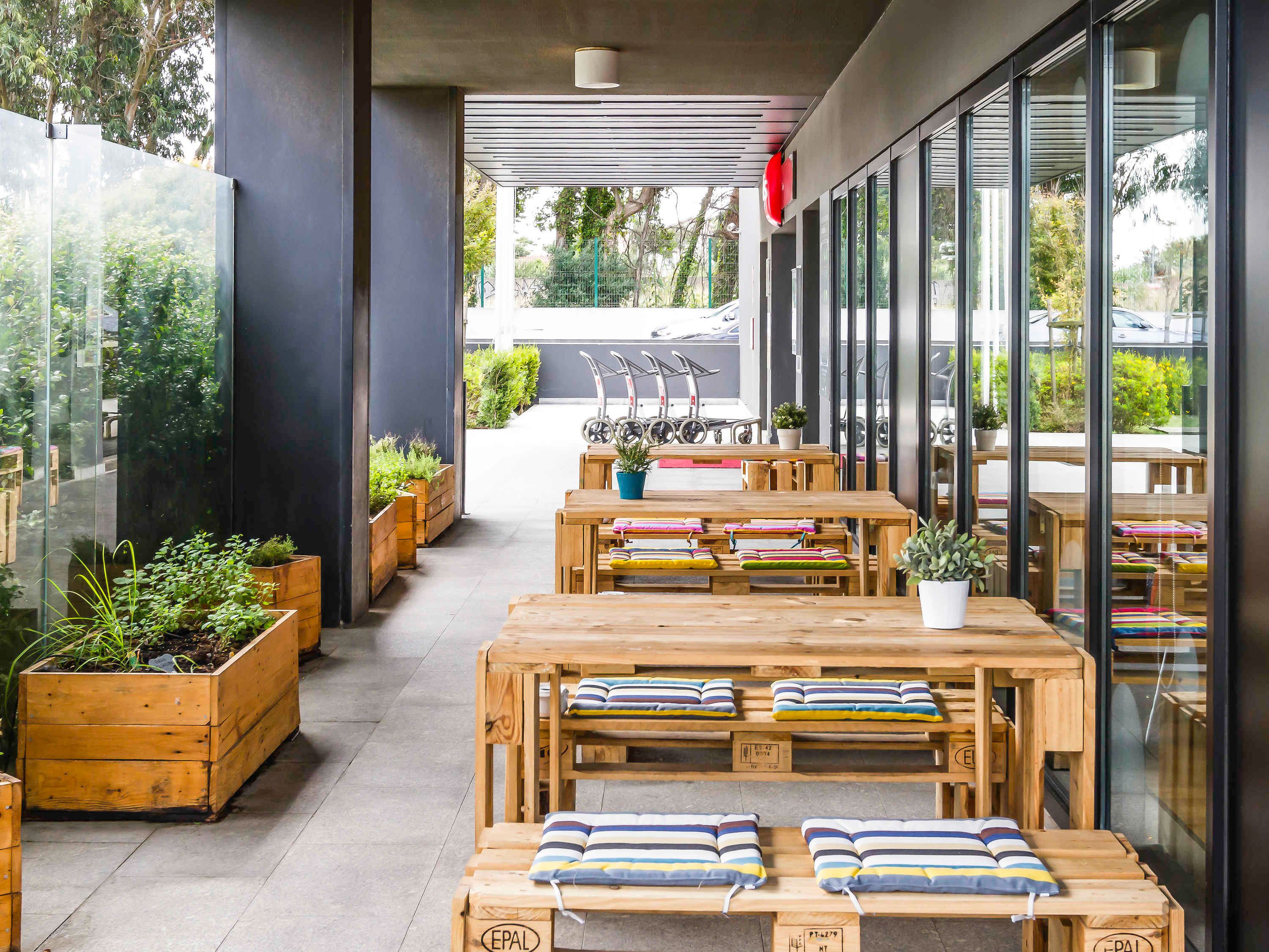 شرفة مرصوفة