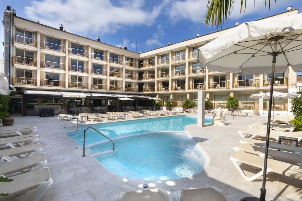 حوض السباحة صورة