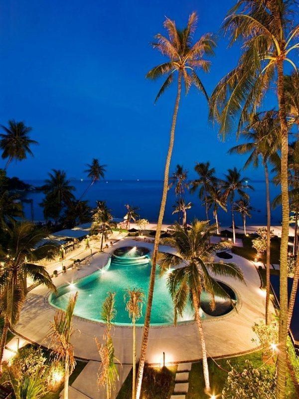 حوض السباحة