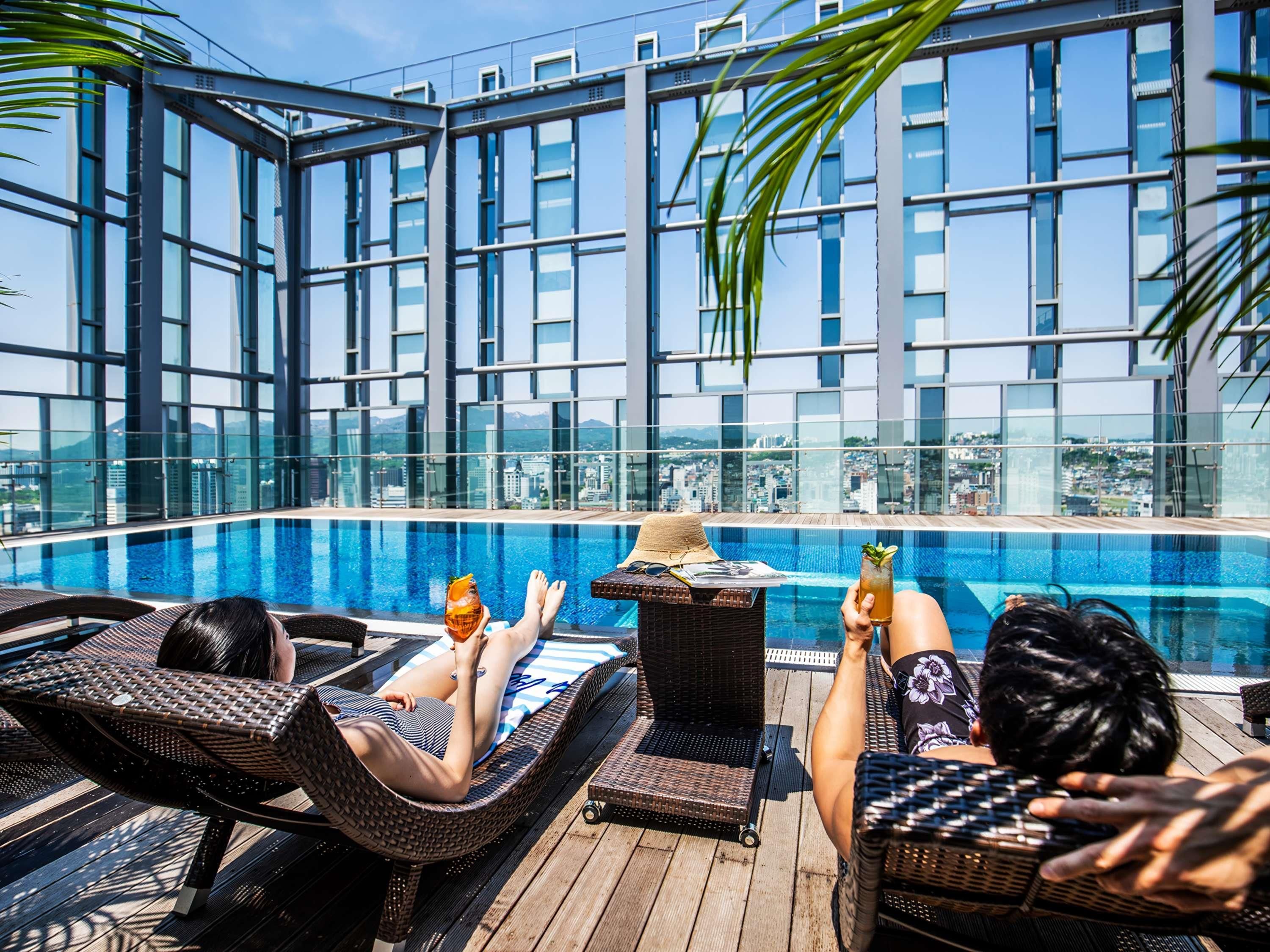 حوض السباحة صورة