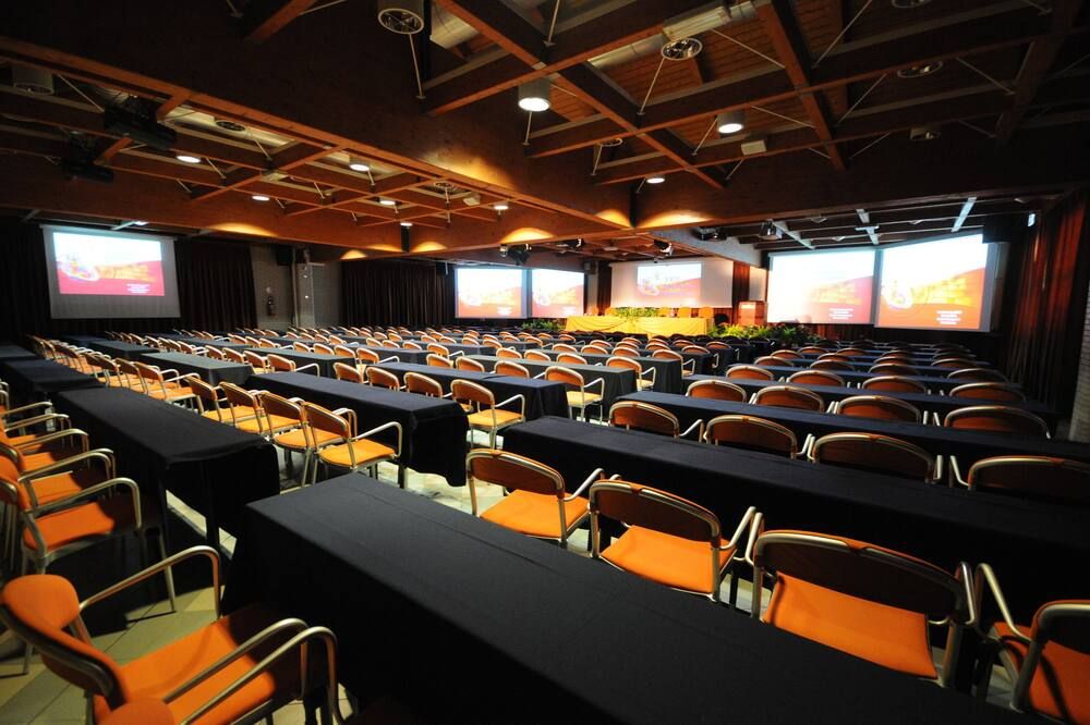 غرفة الاجتماعات