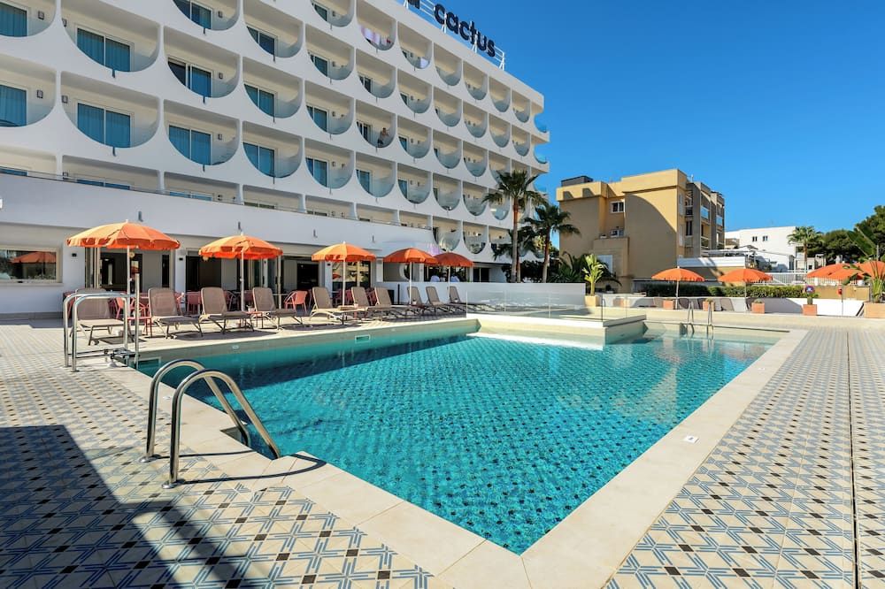 حوض السباحة صورة