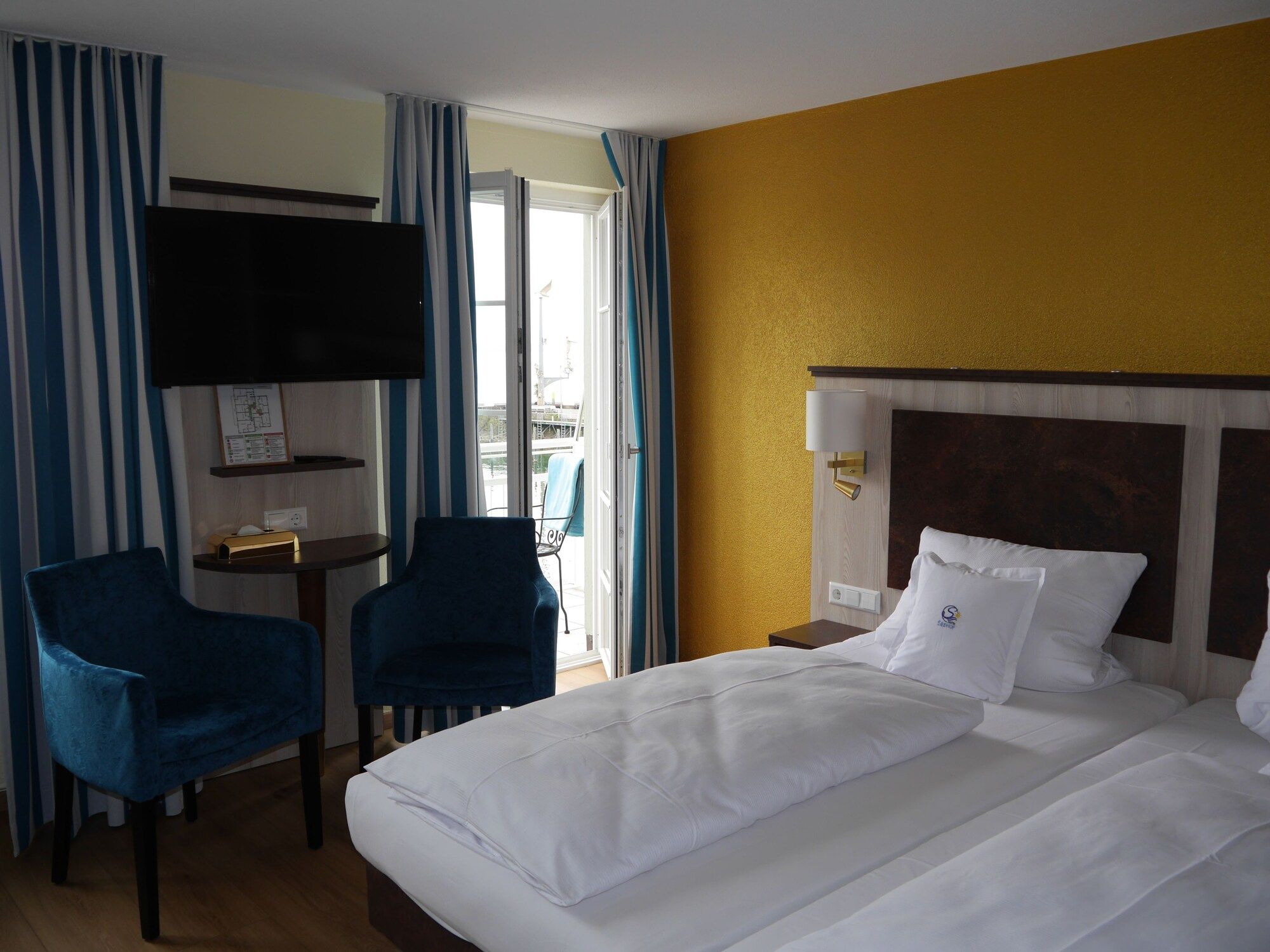 آخر