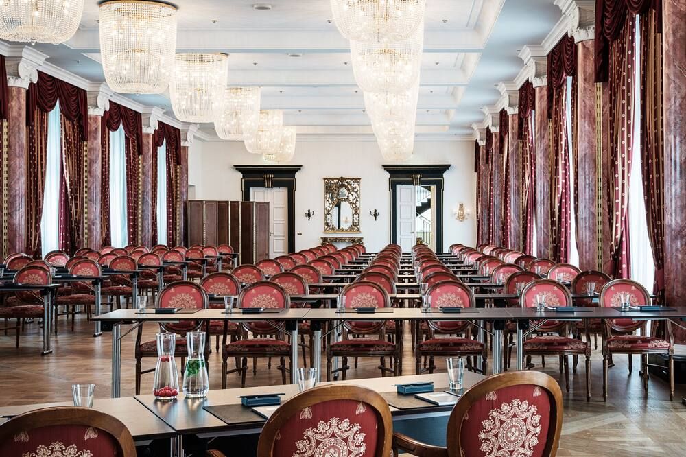 غرفة الاجتماعات