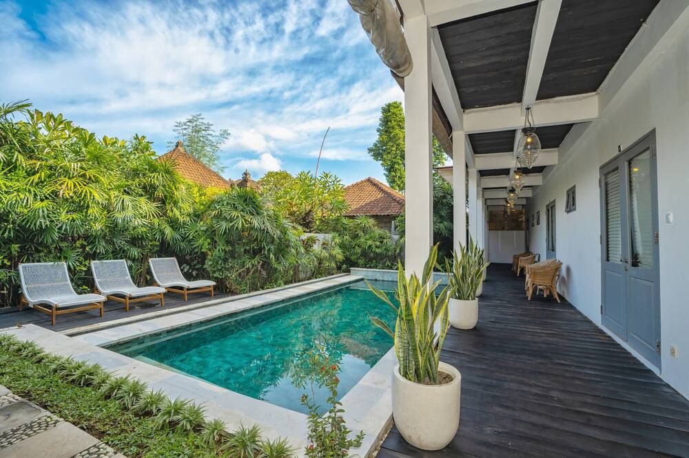 حوض السباحة صورة