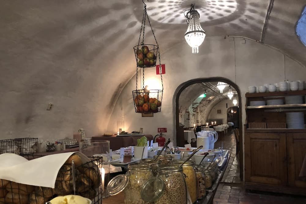 غرفة طعام صورة