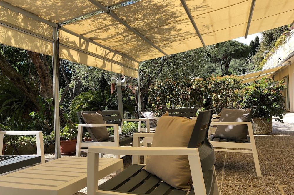 شرفة مرصوفة صورة