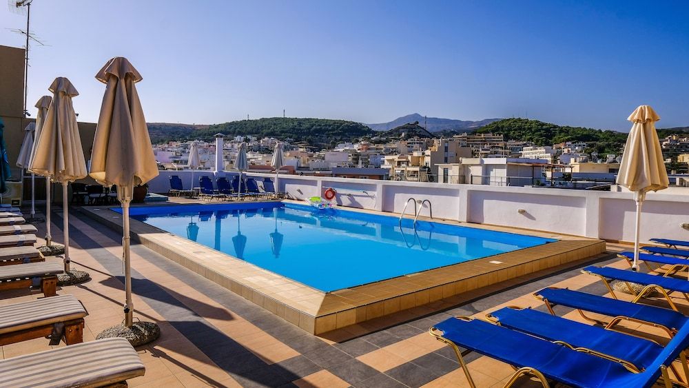 حوض السباحة صورة