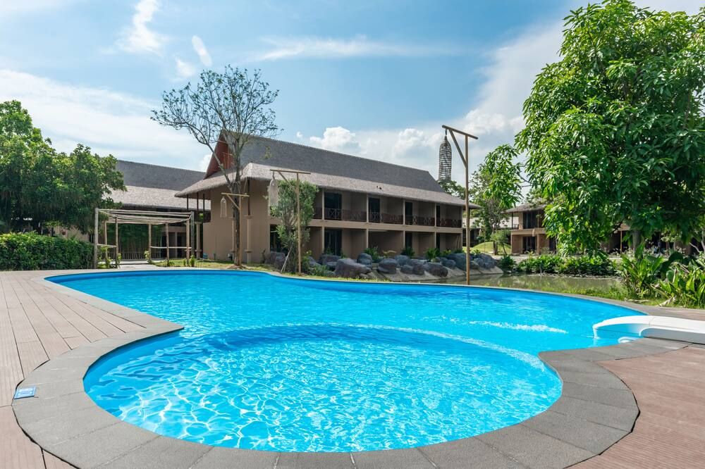 حوض السباحة صورة