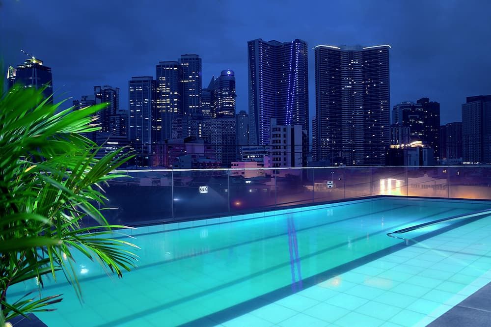 حوض السباحة صورة