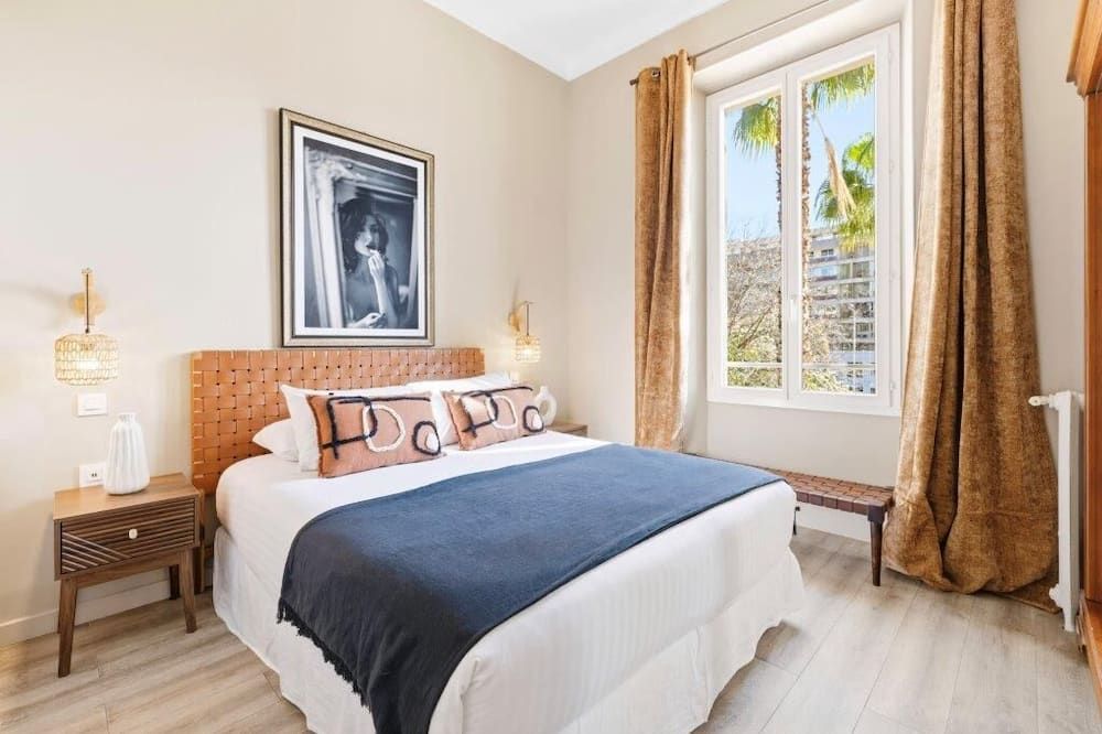 آخر