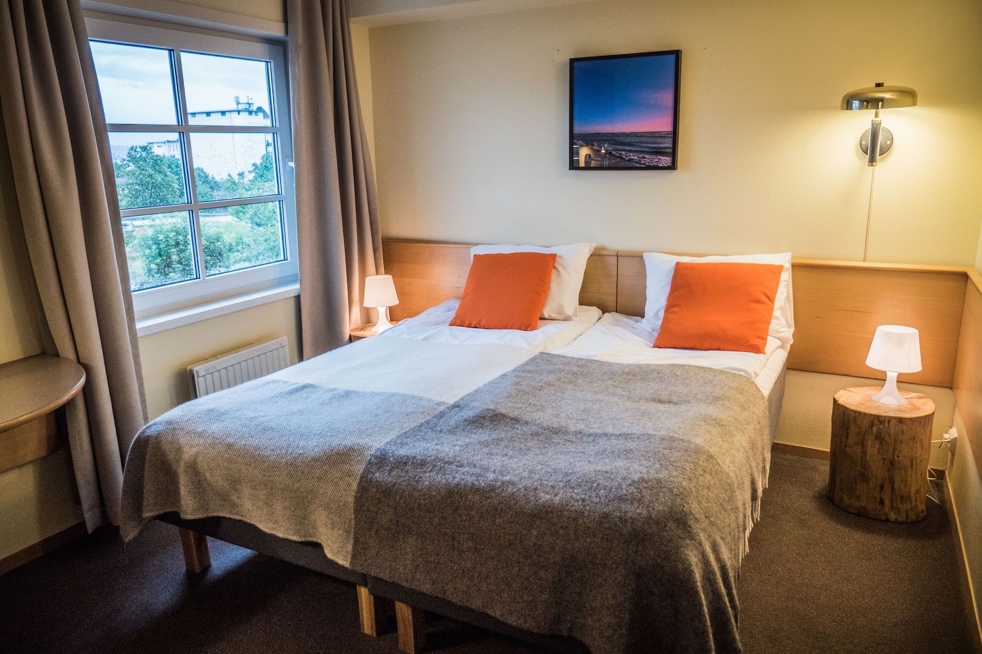 آخر