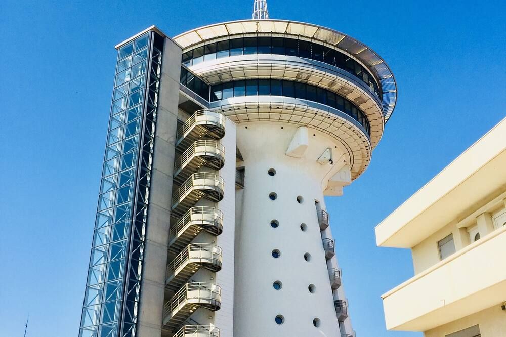 شرفة مرصوفة